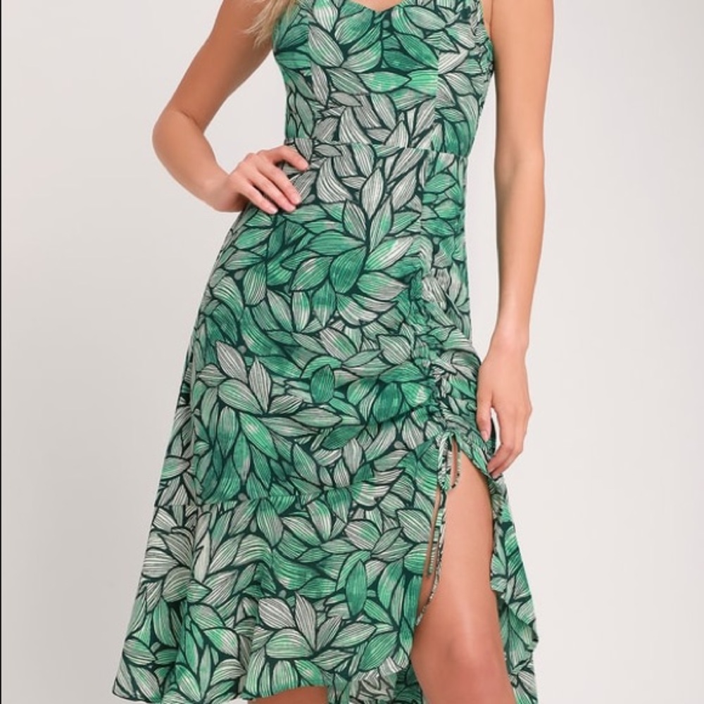 Lulu’s green tropical dress with side slit